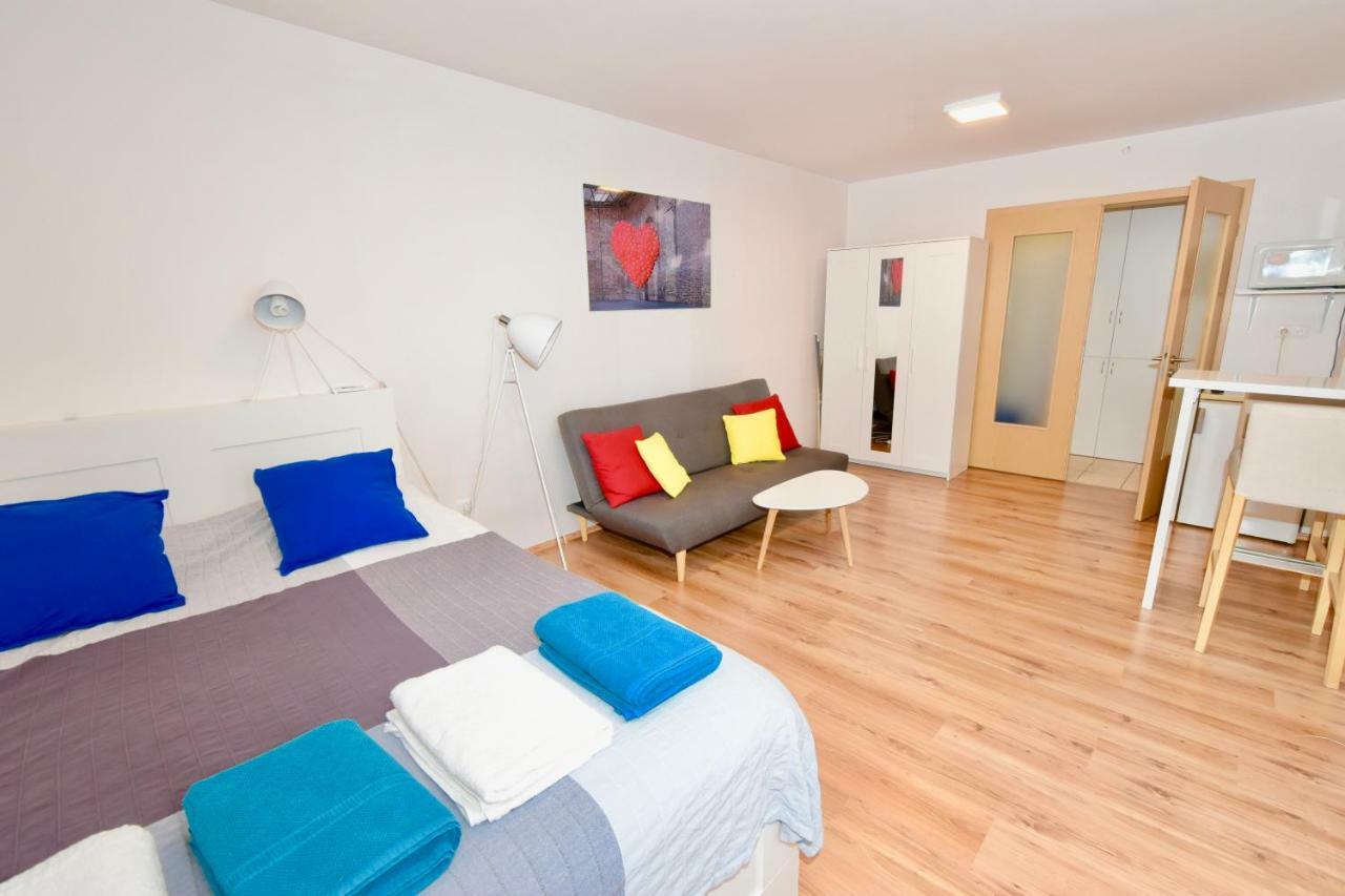 Central Studio Boulevard Budapest Esterno foto