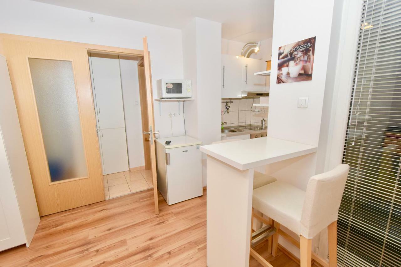 Central Studio Boulevard Budapest Esterno foto