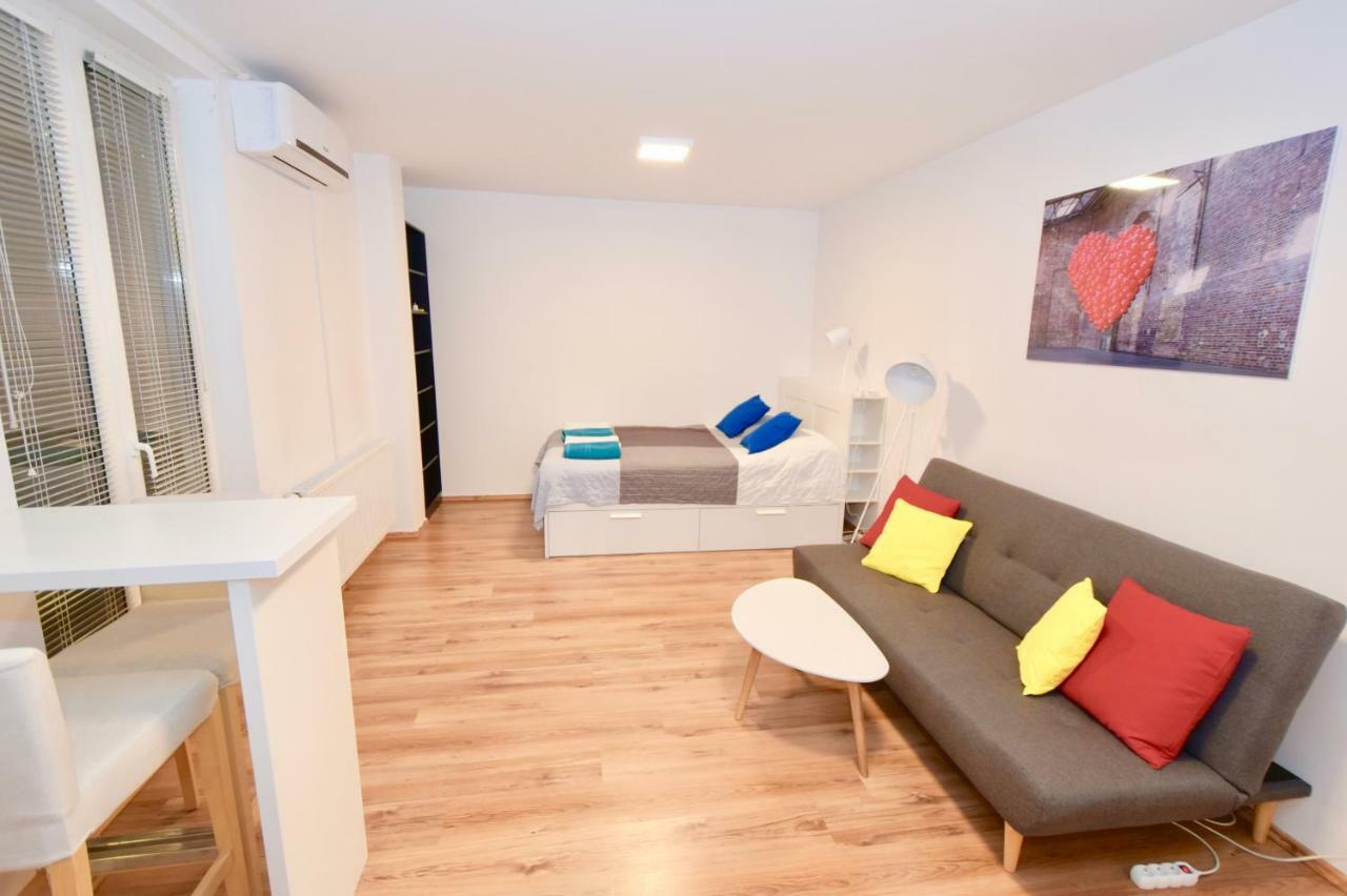 Central Studio Boulevard Budapest Esterno foto