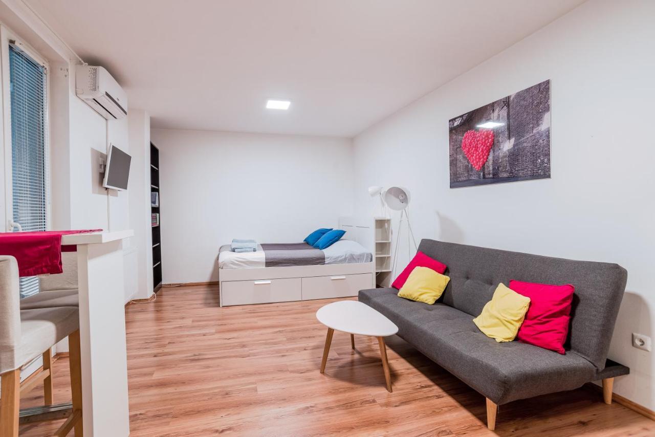 Central Studio Boulevard Budapest Esterno foto
